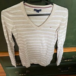Tommy Hilfiger Womens Long Sleeve V-Neck T-Shirt